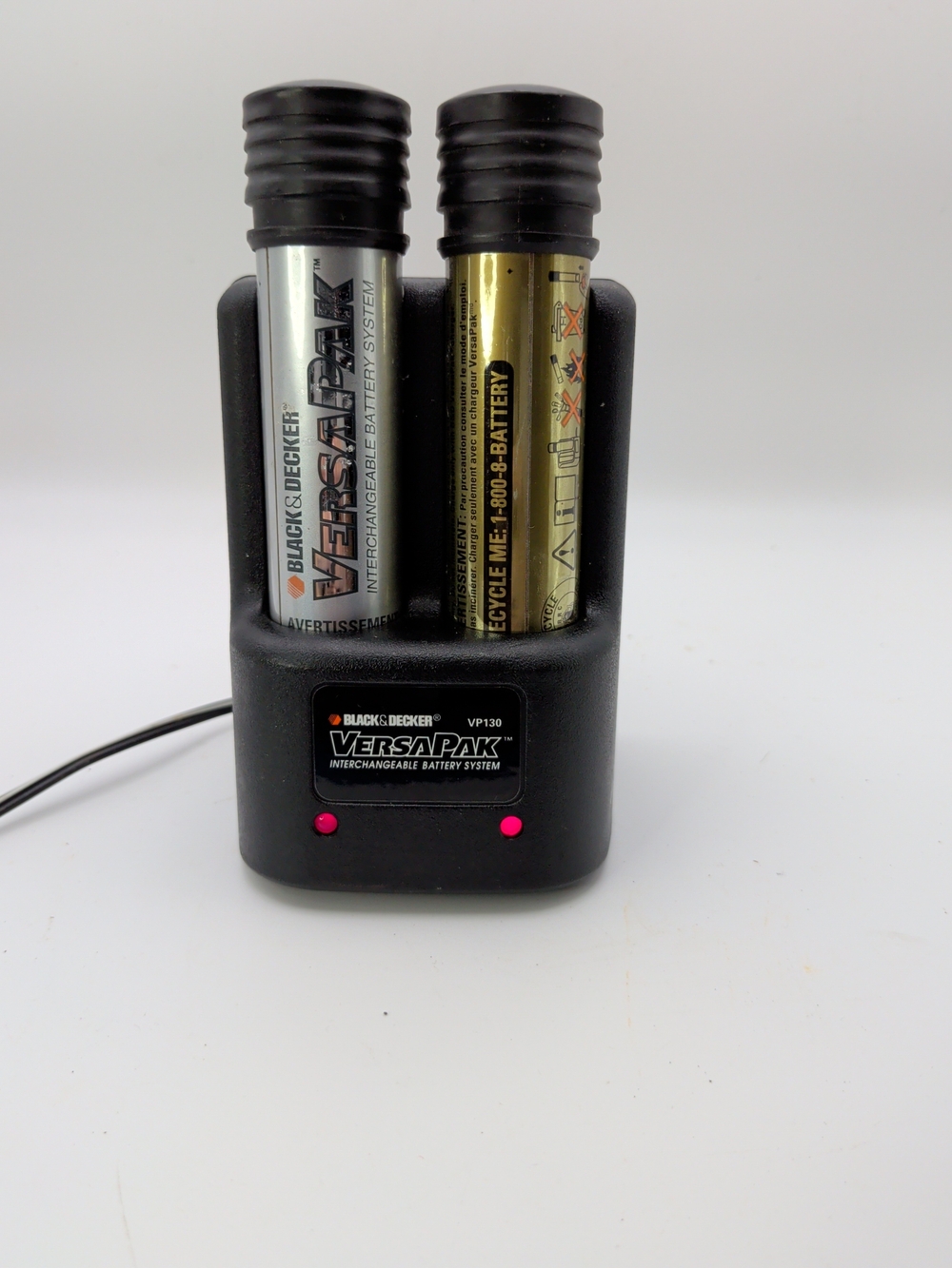 2 Black & Decker Authentic VersaPak VP100 type 2 Battery & B&D VP130 Charger (J)